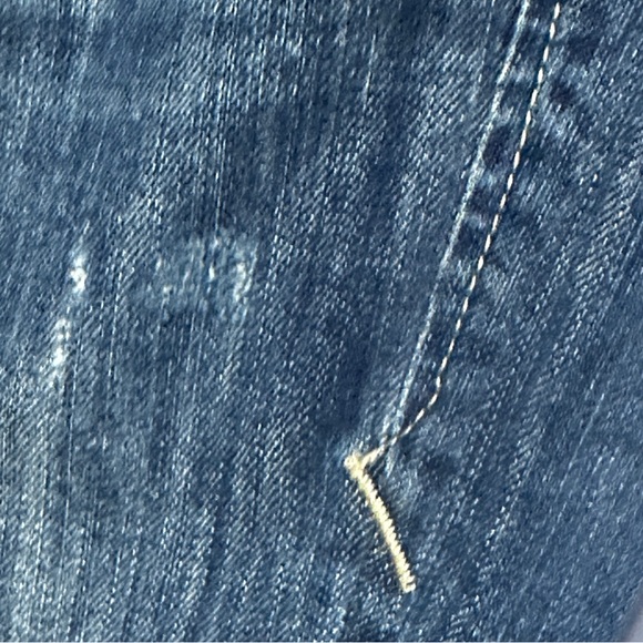 Y2K Fit Armani Exchange Distressed Straight Leg Denim W/Pocket Detail 8 Short - Picture 13 of 15